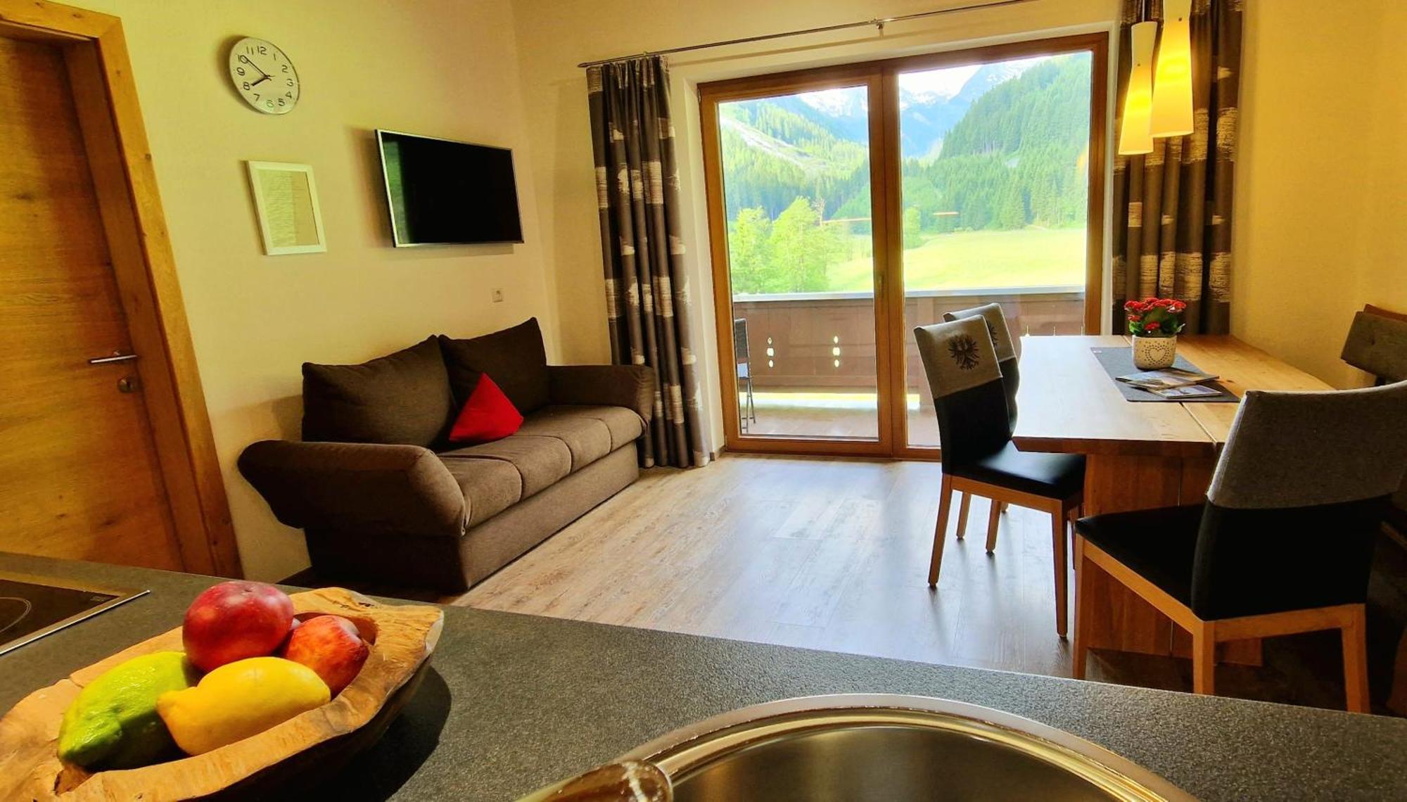 Haus Marchegg Appartement Tux Buitenkant foto