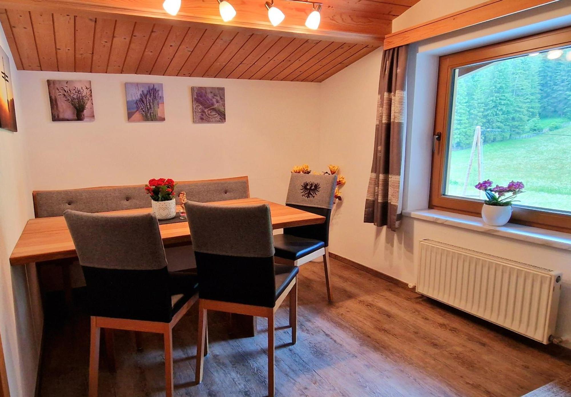 Haus Marchegg Appartement Tux Buitenkant foto
